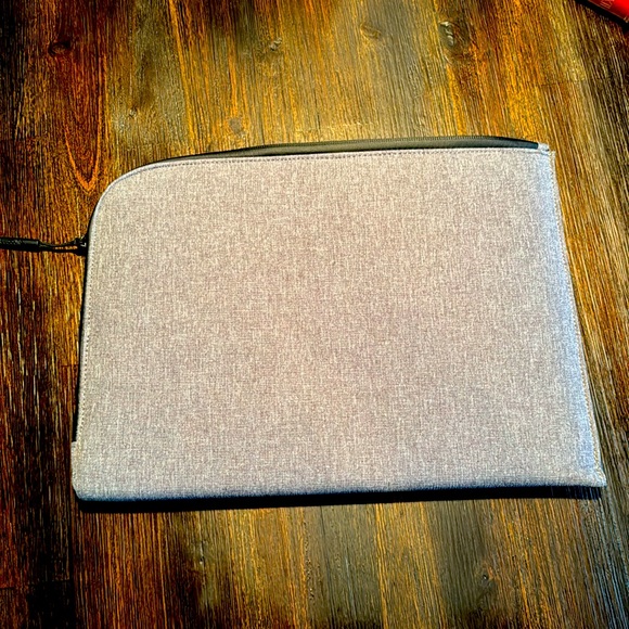 InCase 14 in Laptop Sleeve with pockets - Picture 2 of 4